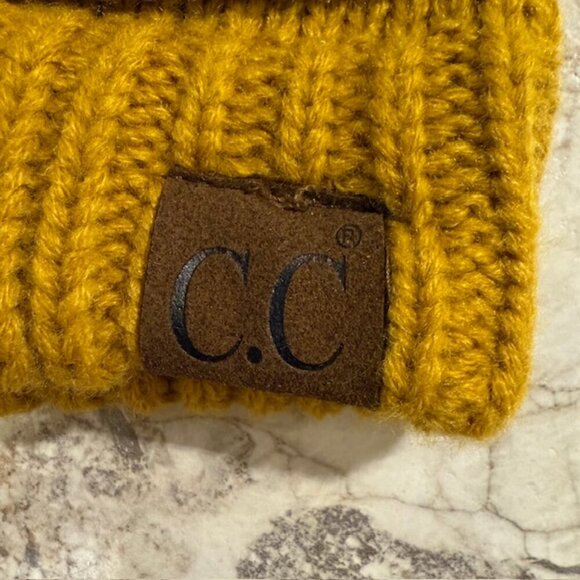 C.C Women Men Unisex Trendy Chunky Soft Ribbed Cable Knit Skull Cap Beanie Hat - Picture 2 of 6